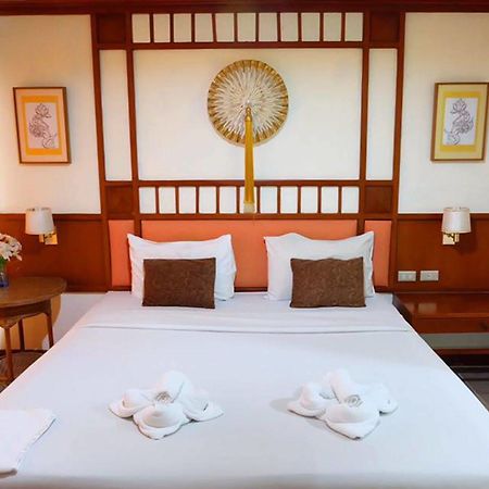 Kaneng Guesthouse HHQ Buitenkant foto