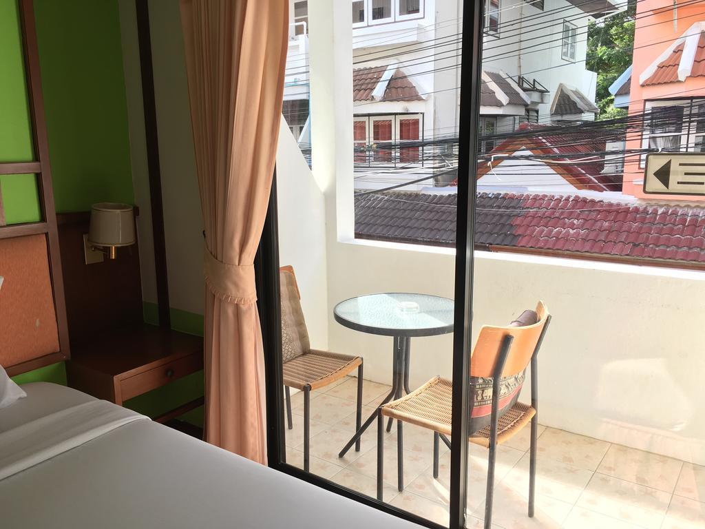 Kaneng Guesthouse HHQ Buitenkant foto