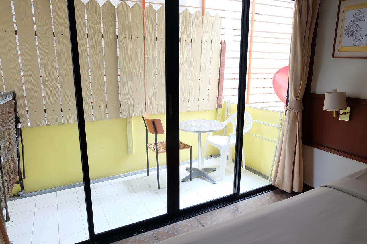 Kaneng Guesthouse HHQ Buitenkant foto