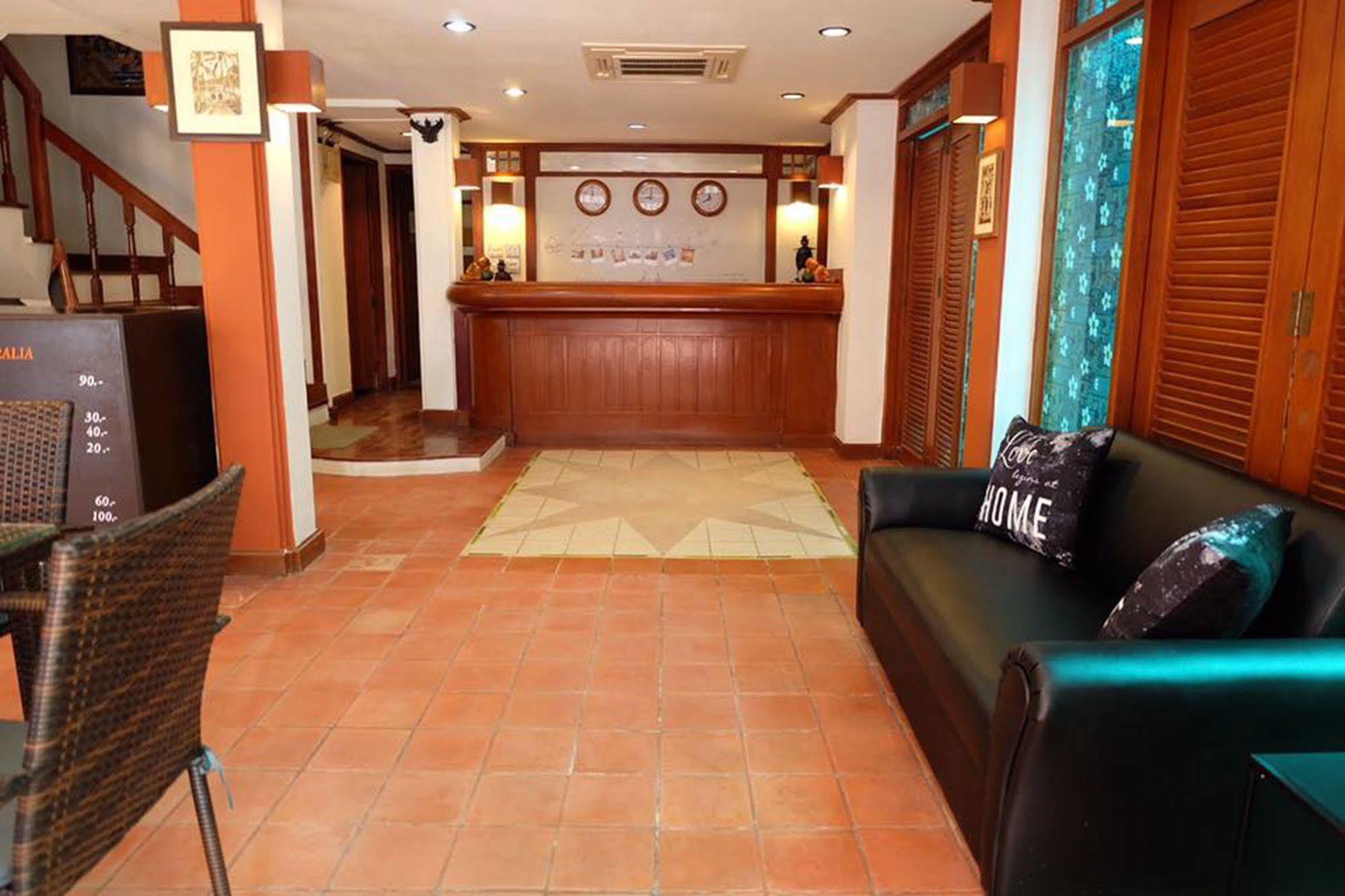 Kaneng Guesthouse HHQ Buitenkant foto