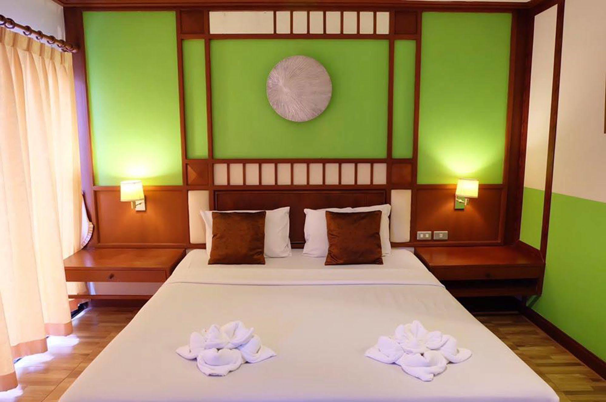 Kaneng Guesthouse HHQ Buitenkant foto