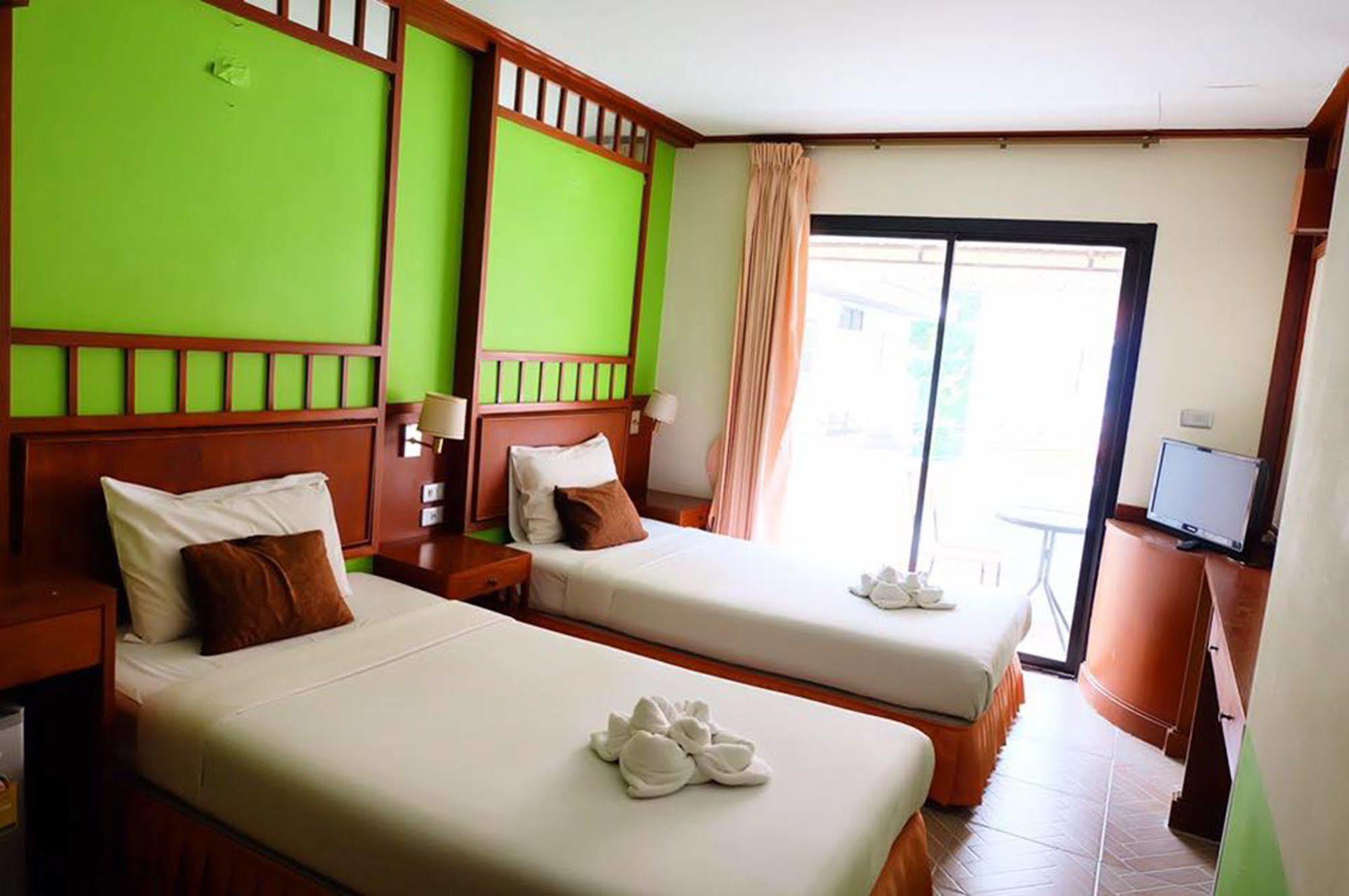 Kaneng Guesthouse HHQ Buitenkant foto