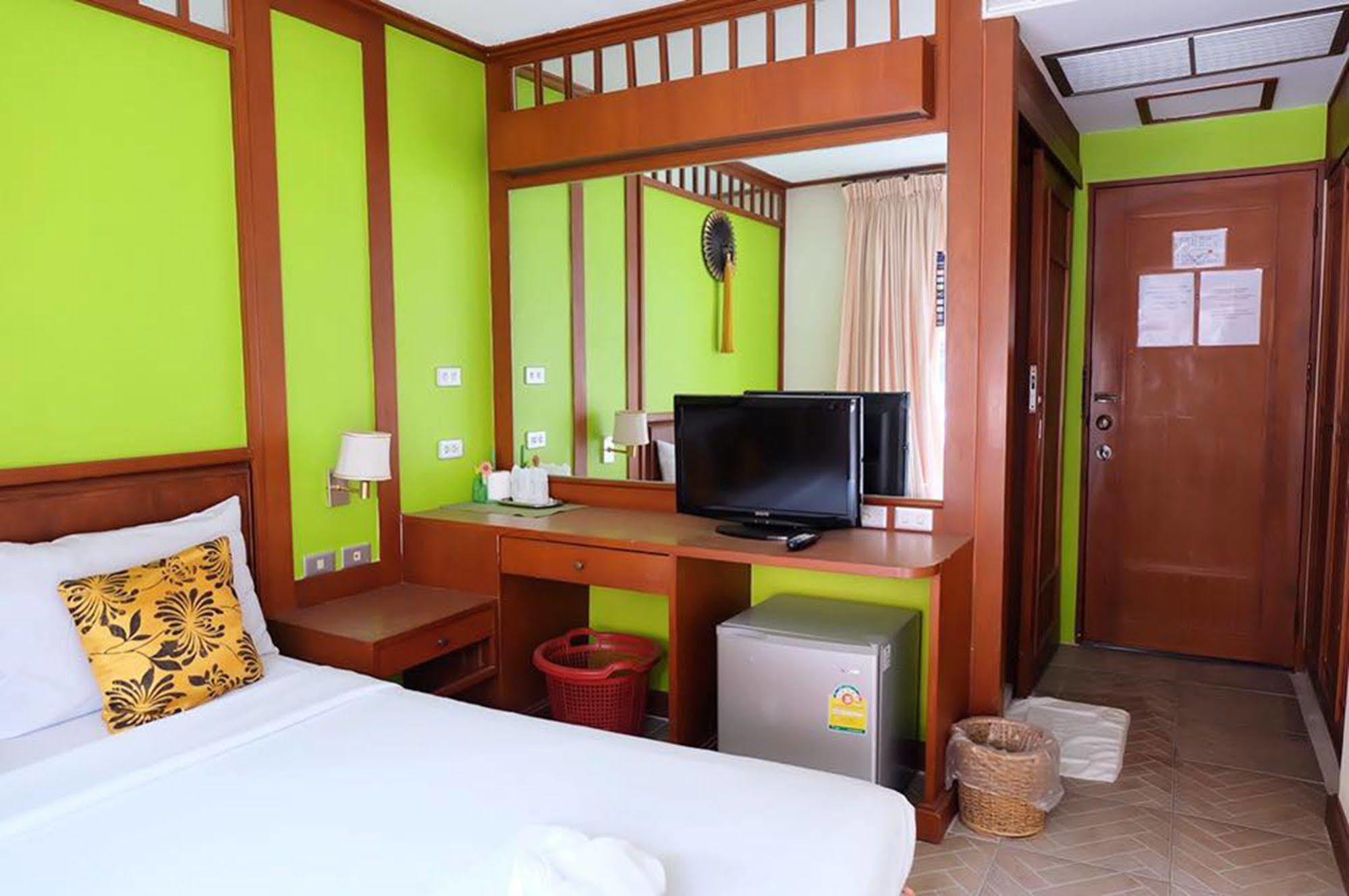 Kaneng Guesthouse HHQ Buitenkant foto