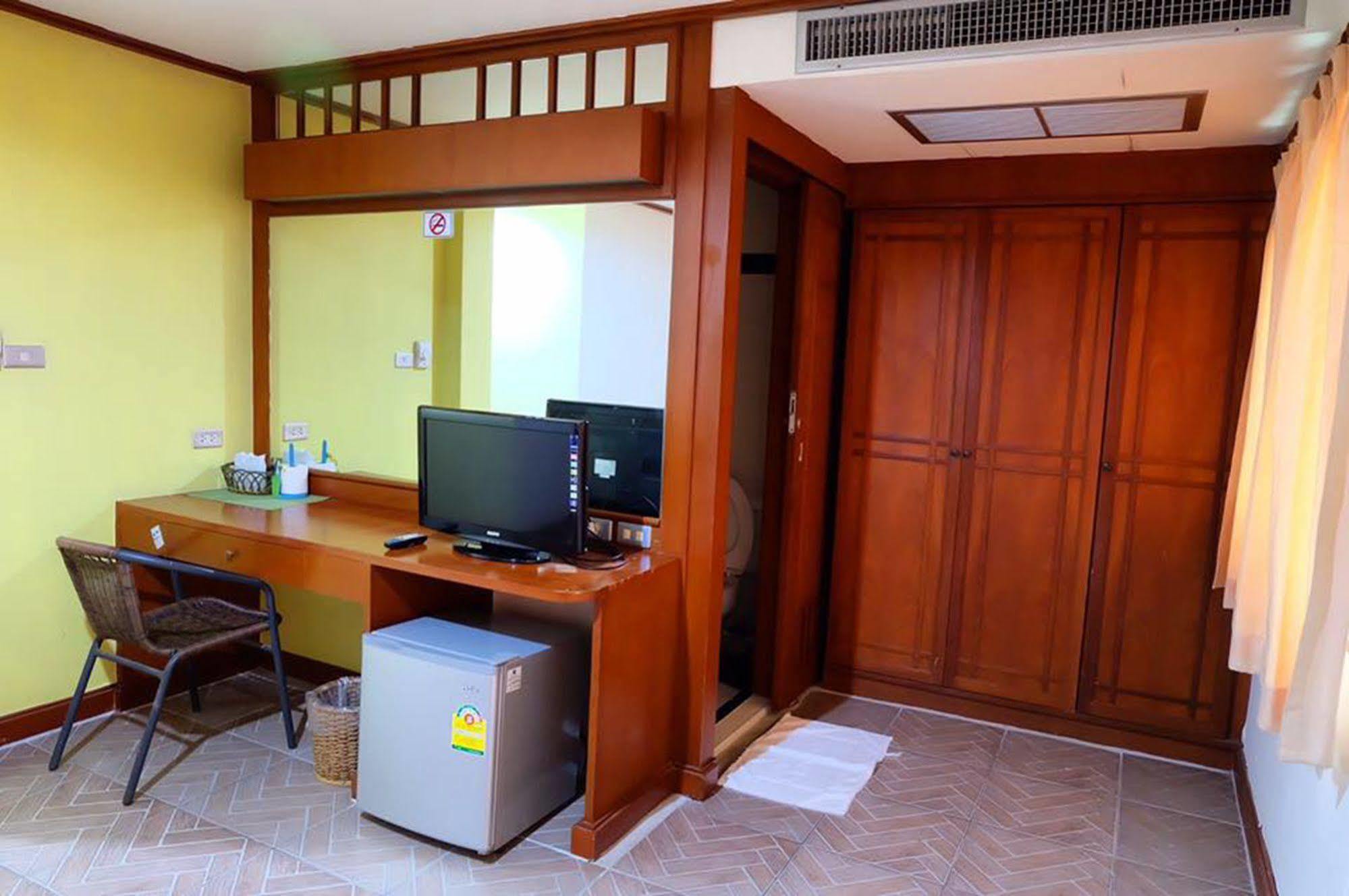 Kaneng Guesthouse HHQ Buitenkant foto