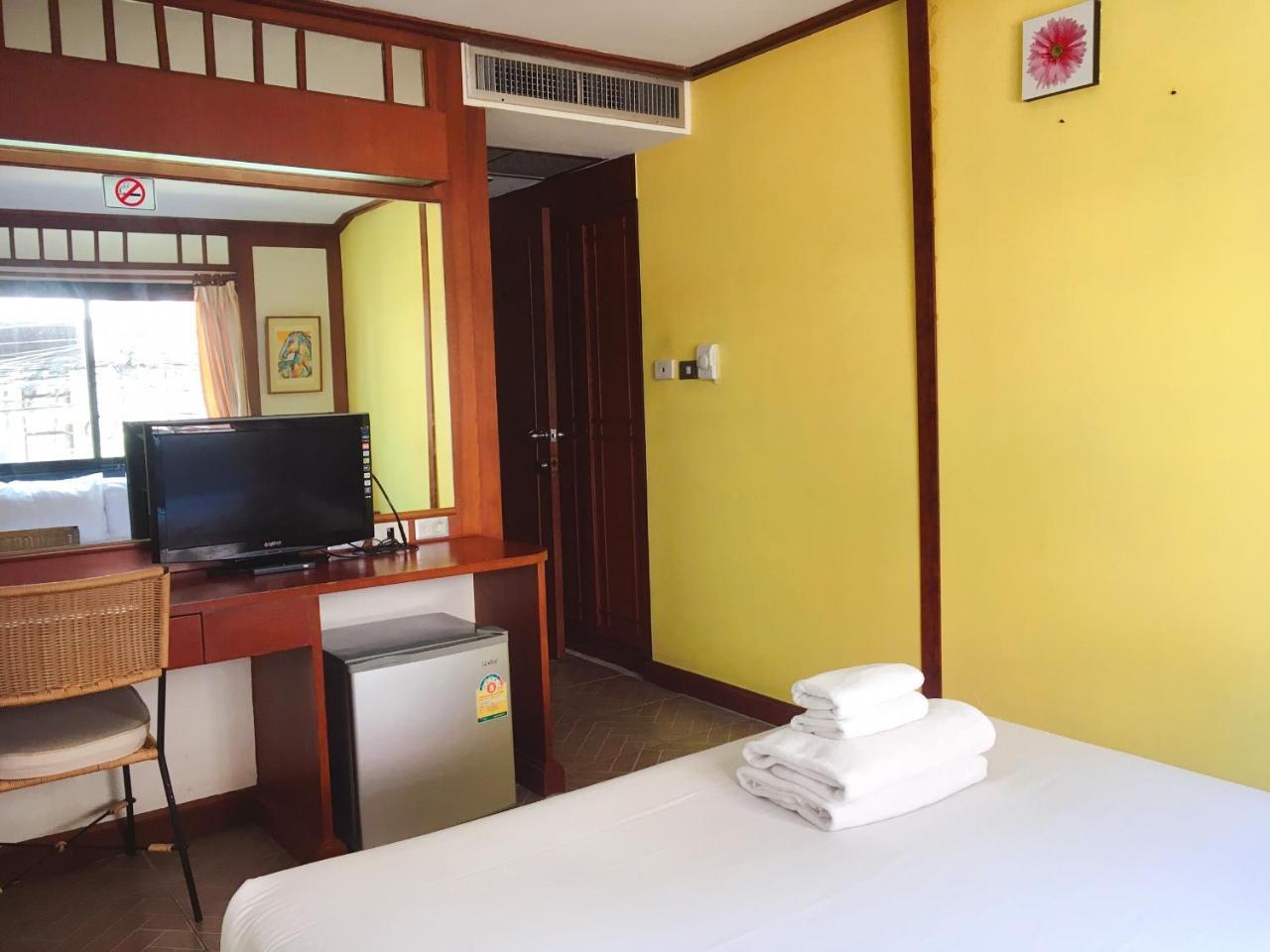Kaneng Guesthouse HHQ Buitenkant foto