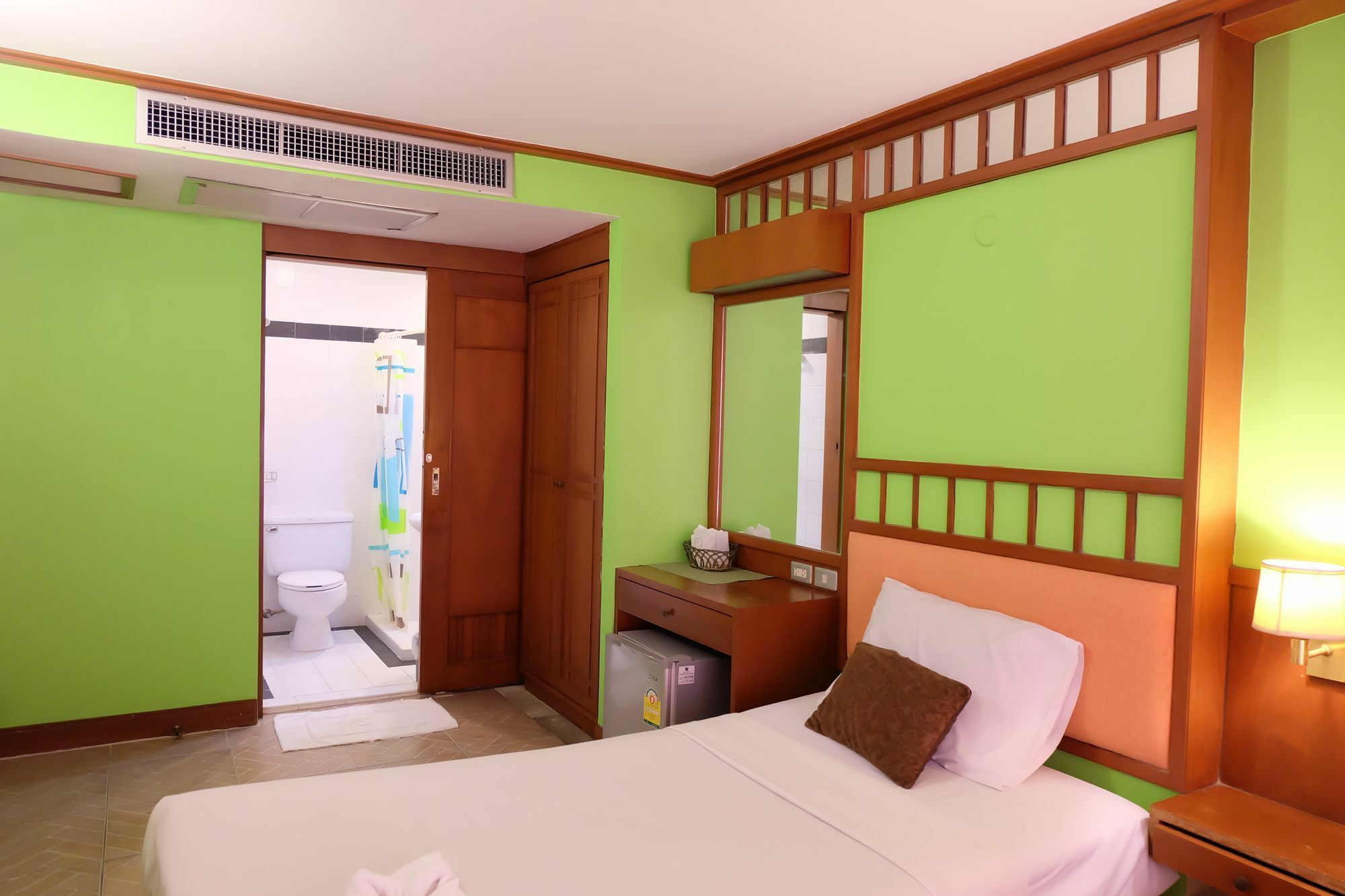 Kaneng Guesthouse HHQ Buitenkant foto