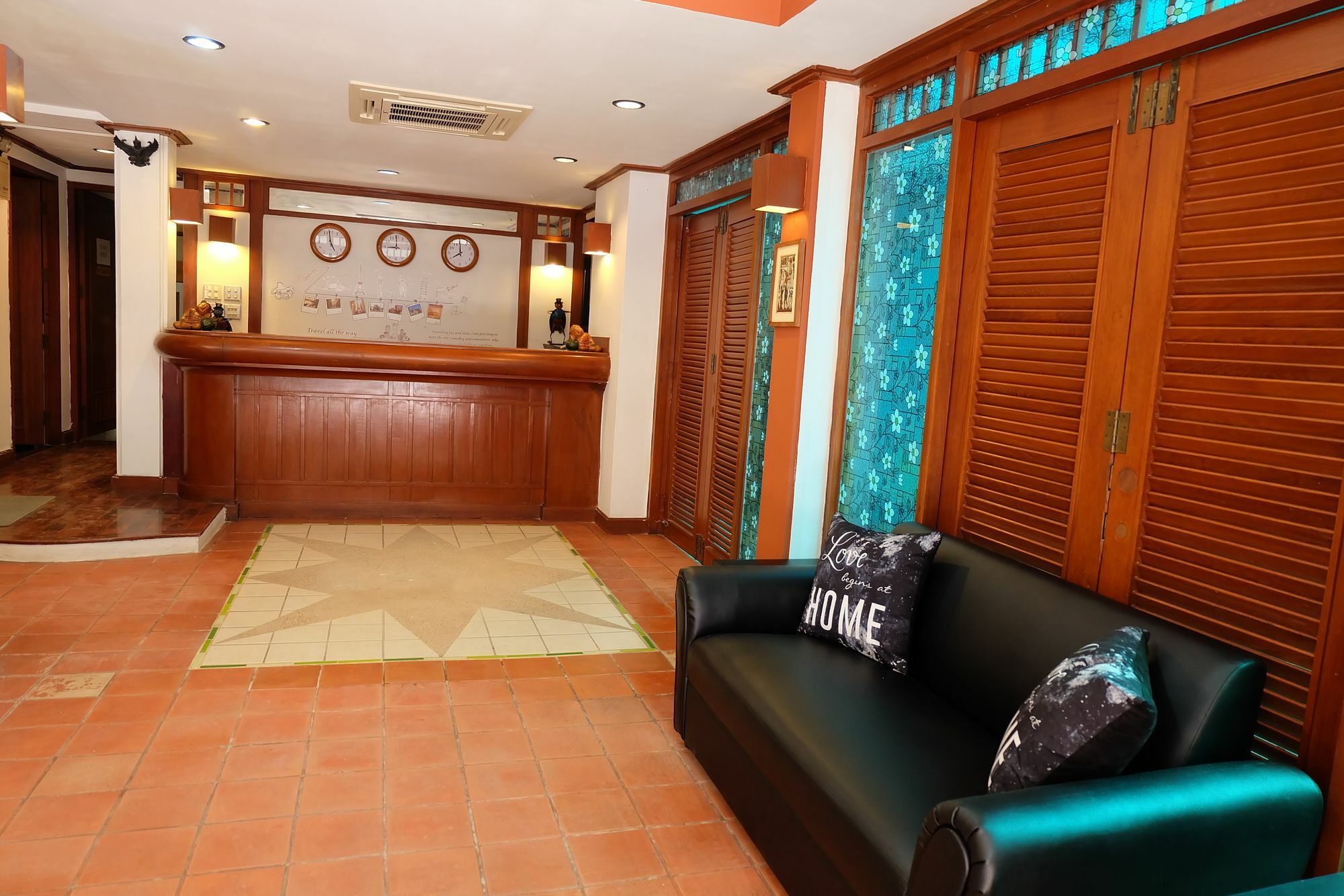 Kaneng Guesthouse HHQ Buitenkant foto