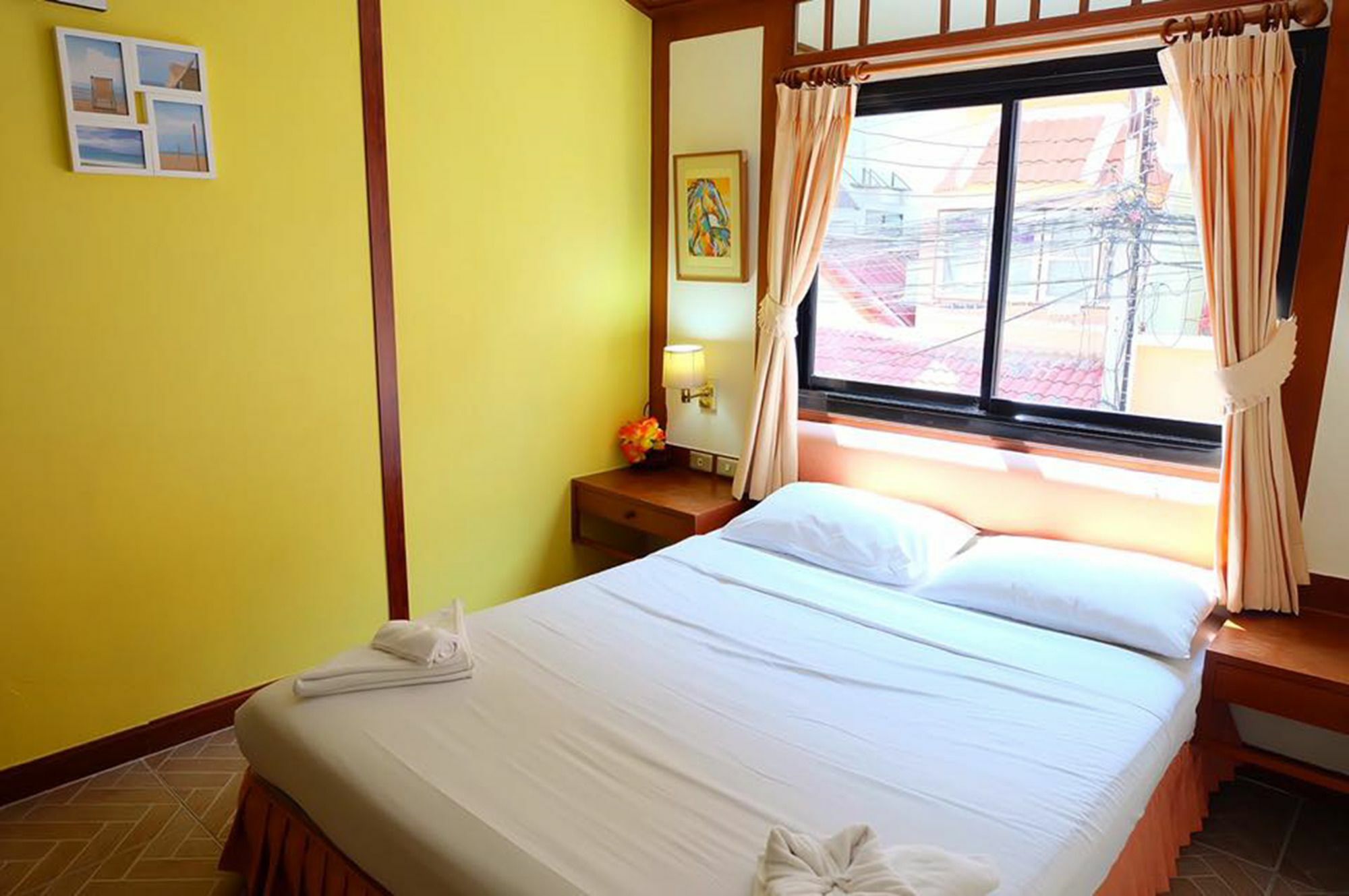 Kaneng Guesthouse HHQ Buitenkant foto