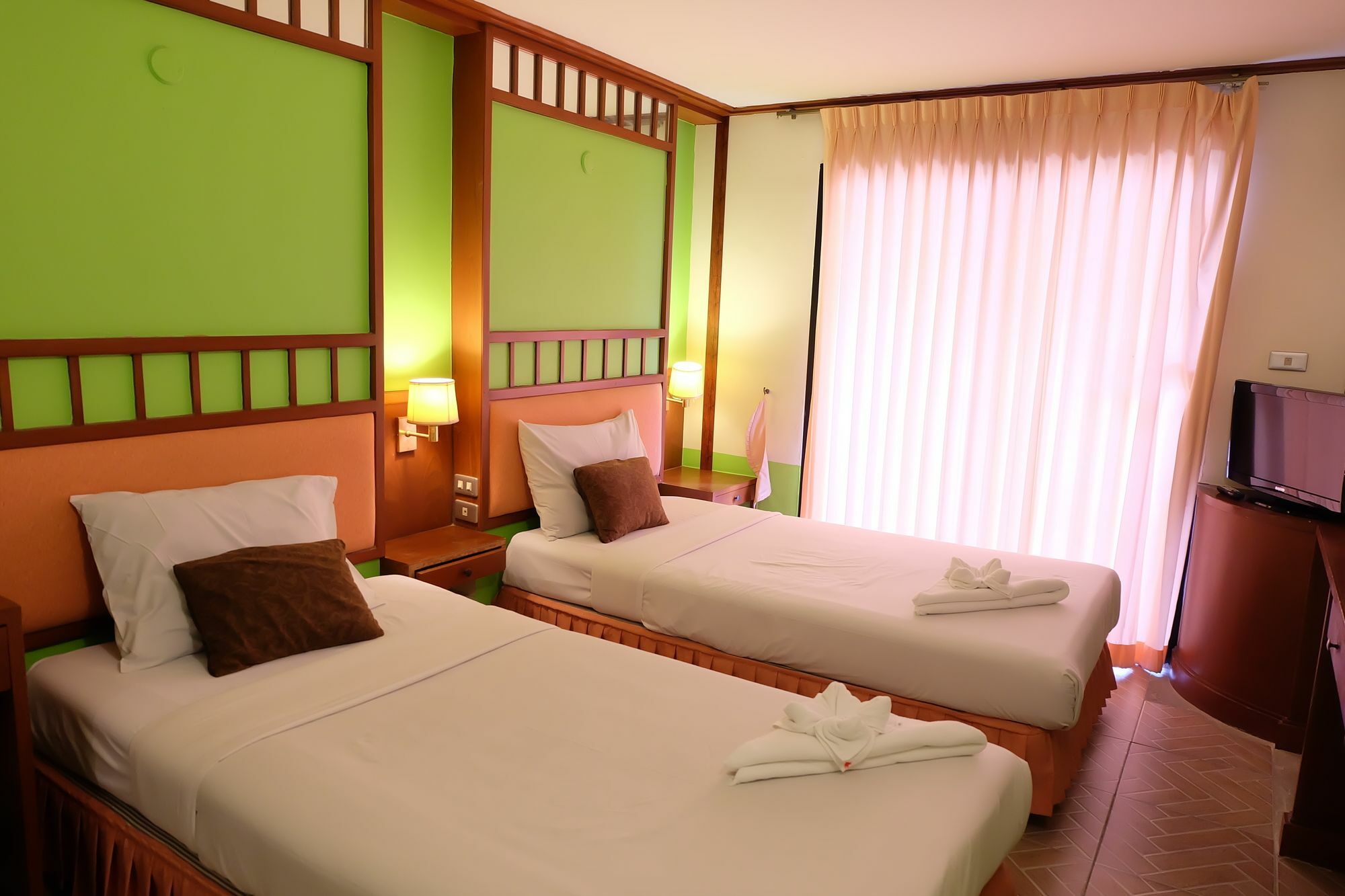 Kaneng Guesthouse HHQ Buitenkant foto
