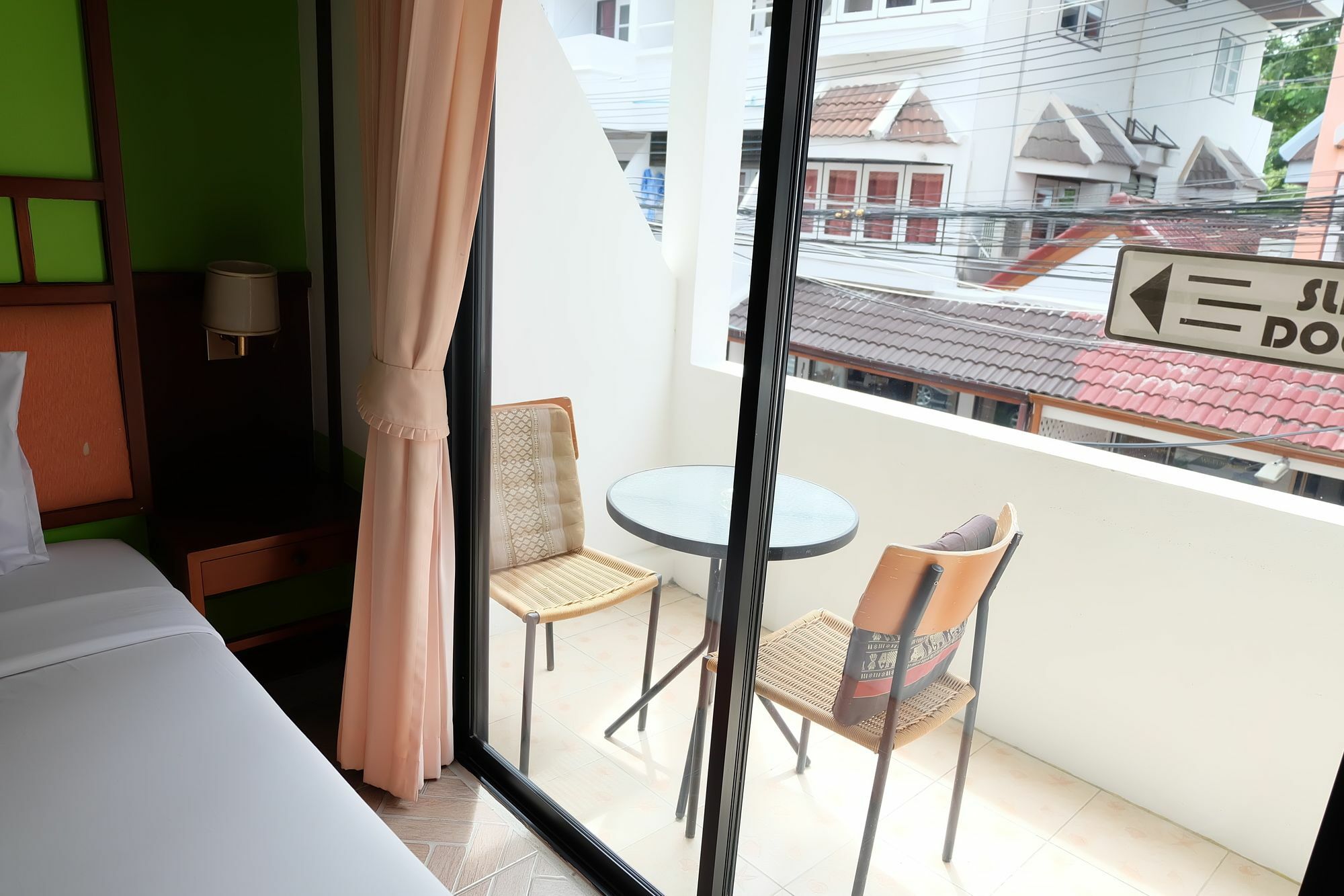 Kaneng Guesthouse HHQ Buitenkant foto