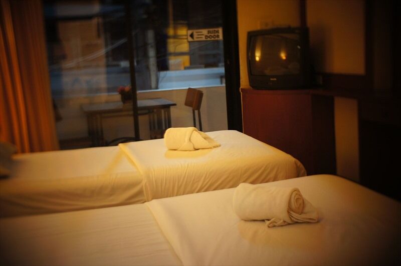 Kaneng Guesthouse HHQ Buitenkant foto